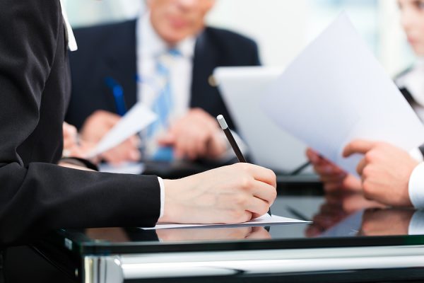  Choosing Between Public Defenders vs. Private Attorneys 